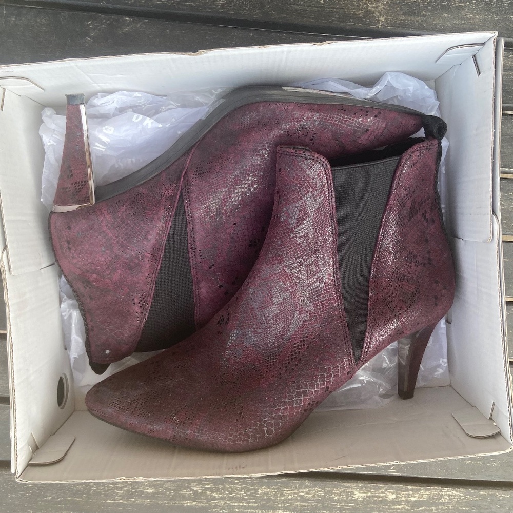 Slip On Boot - Picture 3 of 5